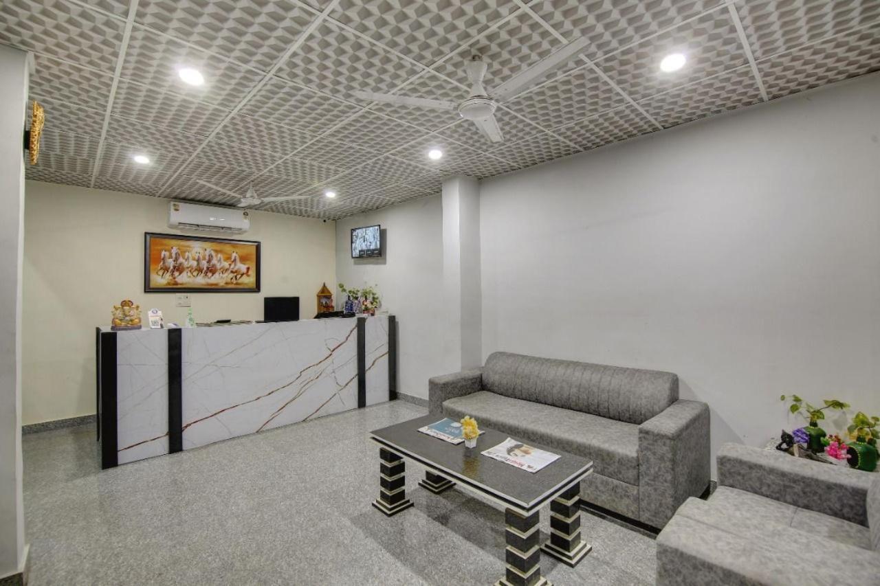 Hotel Premier Noida 135 מראה חיצוני תמונה