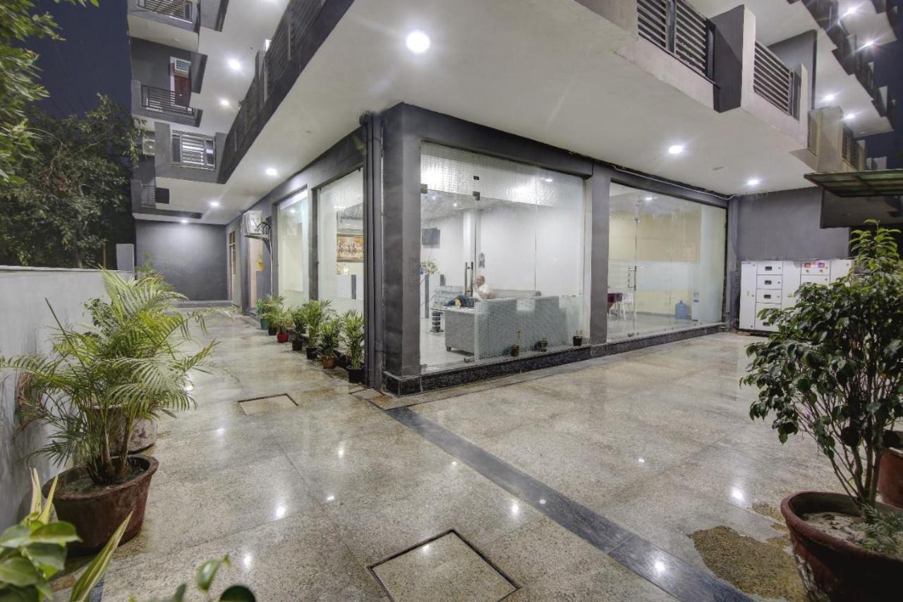 Hotel Premier Noida 135 מראה חיצוני תמונה